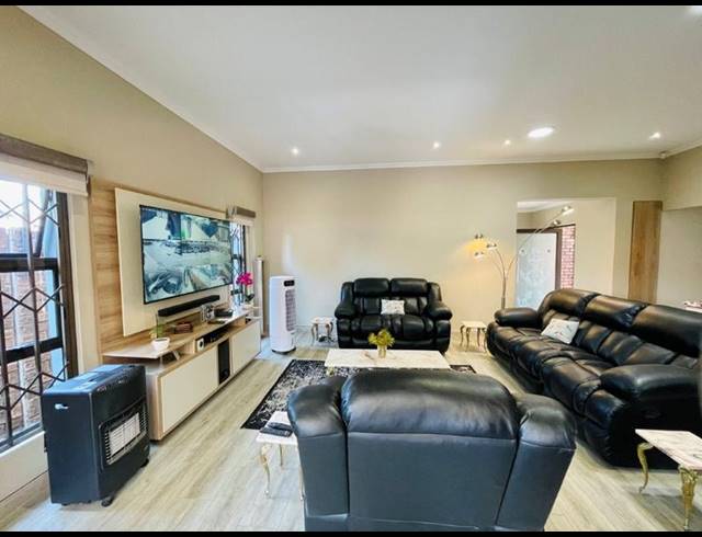 3 BEDROOM CLUSTER FOR SALE IN BRACKENHURST